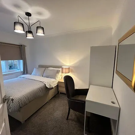 Cosy 3-bed Retreat - Garden Parking & Bbq * Birmingham