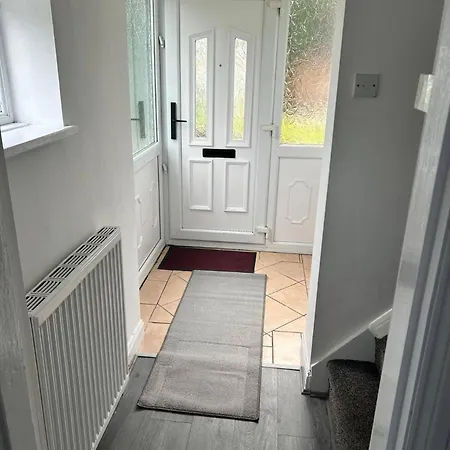 Holiday home Cosy 3-bed Retreat - Garden Parking & Bbq *