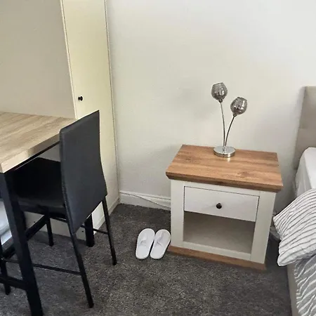 Cosy 3-bed Retreat - Garden Parking & Bbq * Birmingham