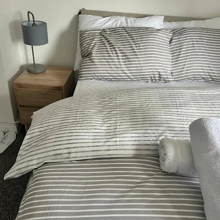 Cosy 3-bed Retreat - Garden Parking & Bbq Holiday home Birmingham